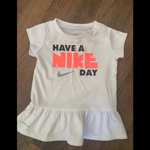 🌟2/10$ 9mth Nike tshirt